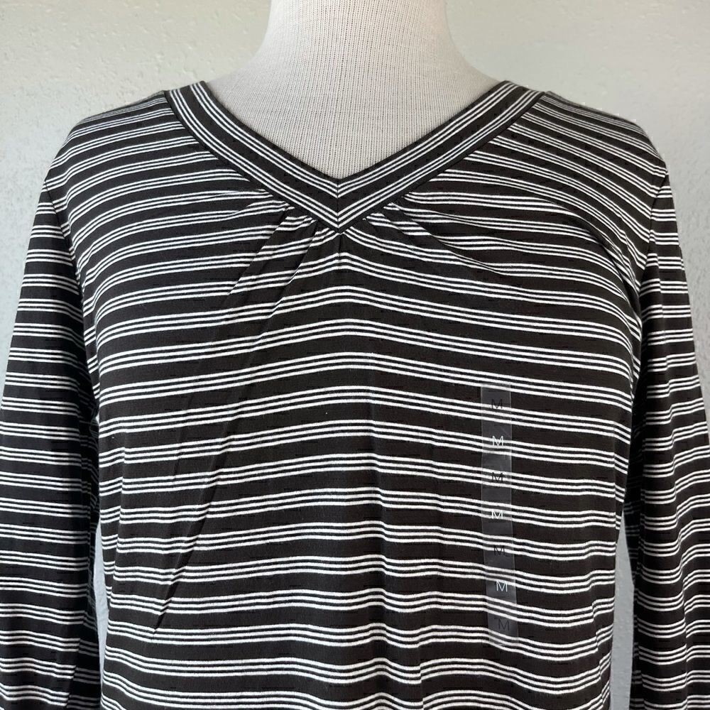 NWT Liz Claiborne Women’s Top Size M